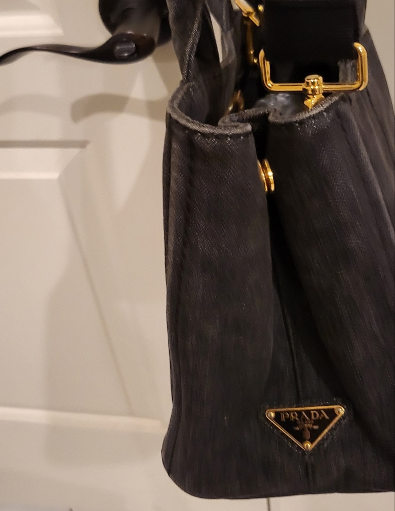Authentic prada canapa small - Picture 9 of 11